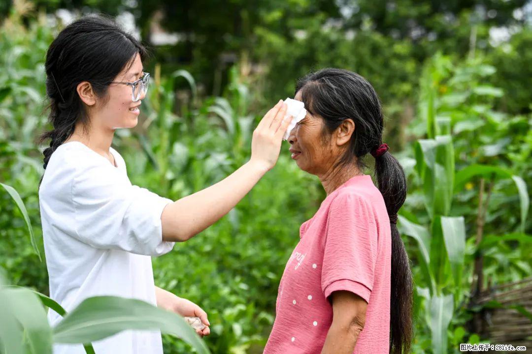 全网追的“扁担女孩”,找了一份暑假工,时薪12元 - 怀化生活资讯 - 怀化28生活网 hh.28life.com